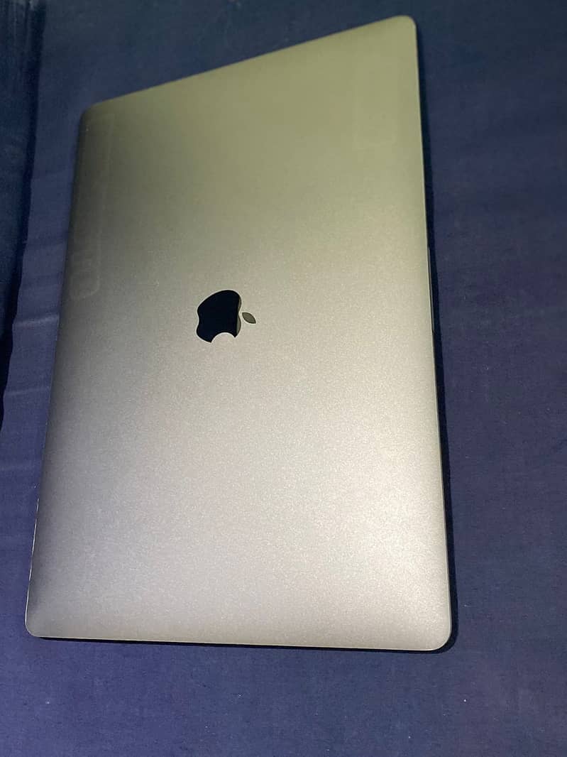 15'' MacBook Pro 2017 8