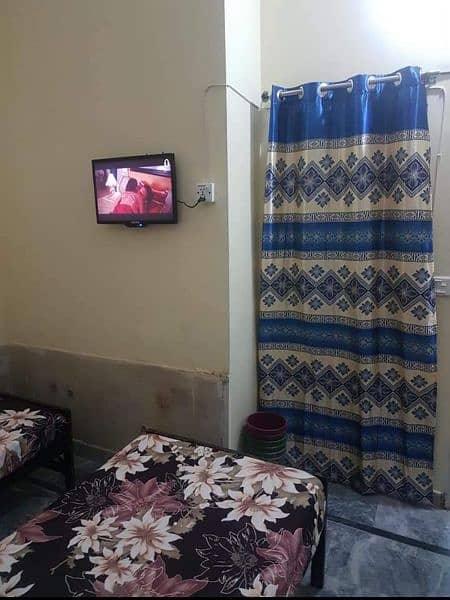Girls Hostel, s sharing rooms near raiwend Road available 1