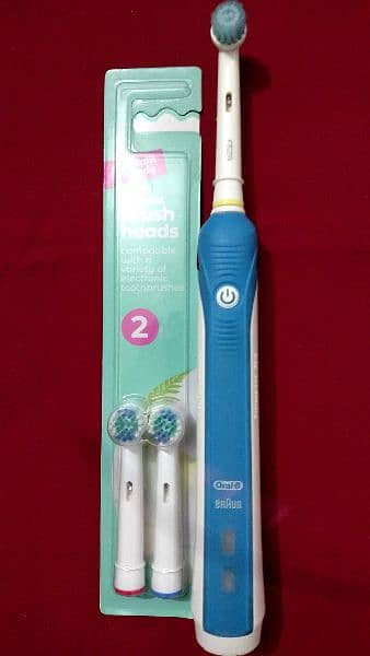 ORAL-B PRO 600 CROSS ACTION ELECTRIC TOOTHBRUSH 1