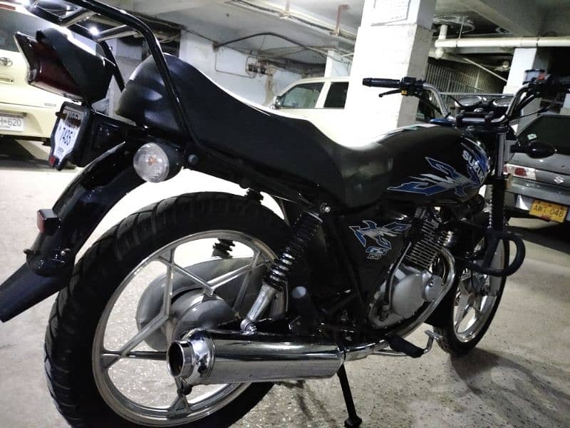 Suzuki GS 150 SE 2021 4