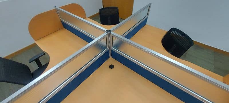 Set of 4 workstations in imported sheet & pedestal drawers | 8ft x 9ft 1