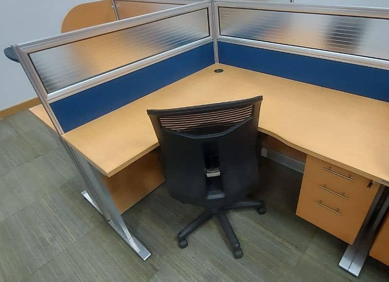 Set of 4 workstations in imported sheet & pedestal drawers | 8ft x 9ft 4