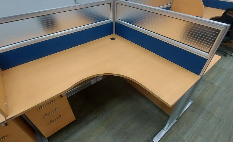 Set of 4 workstations in imported sheet & pedestal drawers | 8ft x 9ft 5