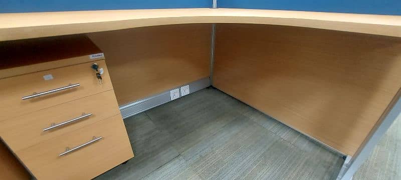 Set of 4 workstations in imported sheet & pedestal drawers | 8ft x 9ft 10