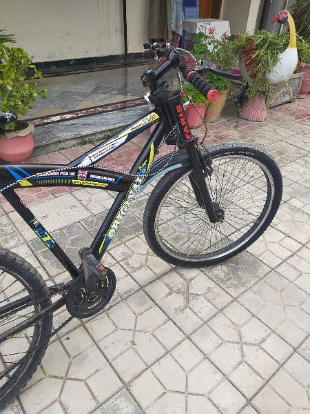 this is a mountain bike cycle In good condition gairs cycle 2