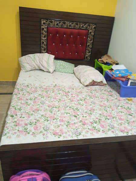 Queen size bed without mattress 0