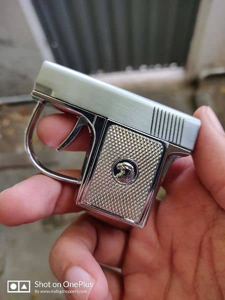 Metal G-shape lighter 3