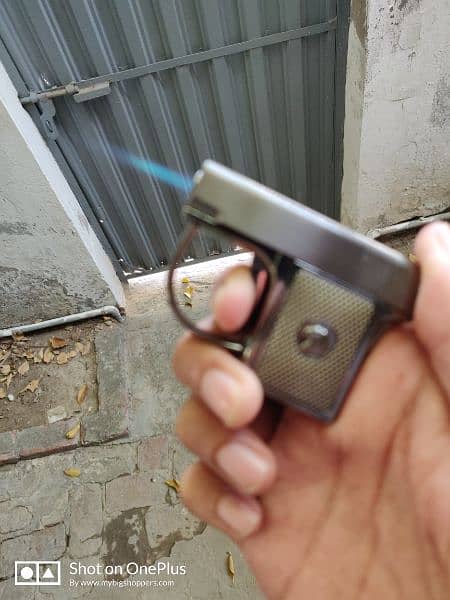 Metal G-shape lighter 12