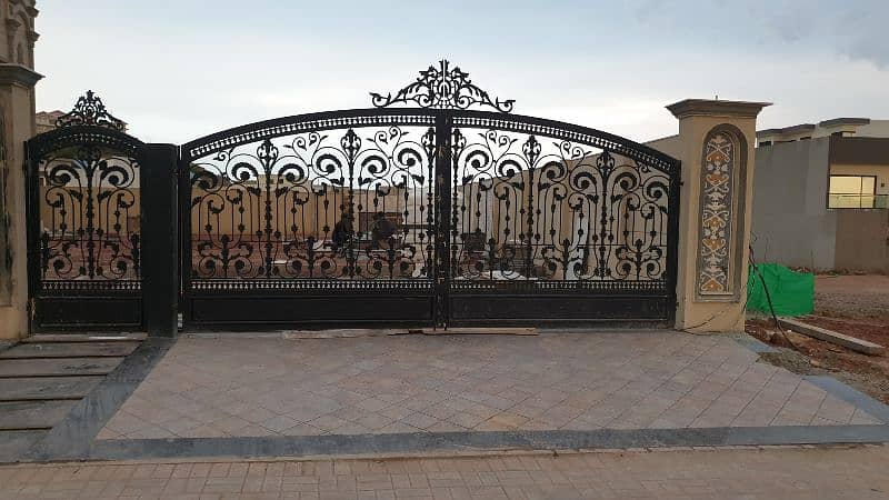 antique iron and alloys gates and railings 10