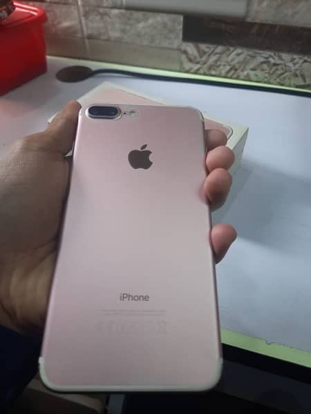 Iphone 7 plus with box 6