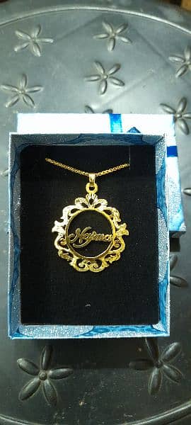 costumizer gold plated name locket 6