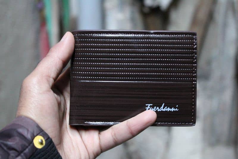 Stylish Men's Wallet (Shiny Look) - PU Leather - Standard Size 3