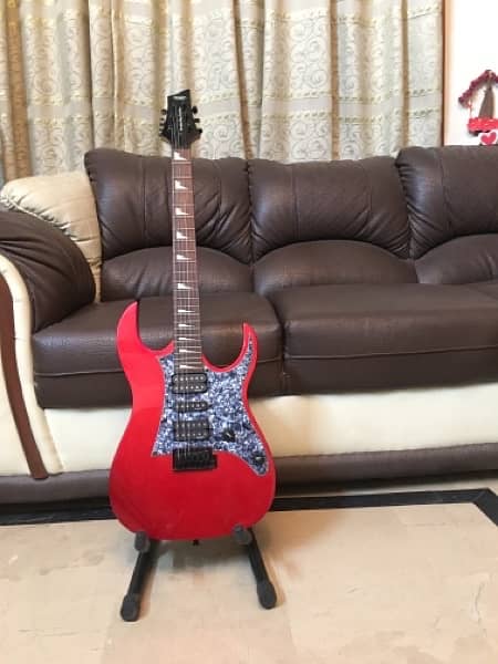 Sqoe Electric Guitar 10 by 10 mint Condition 0