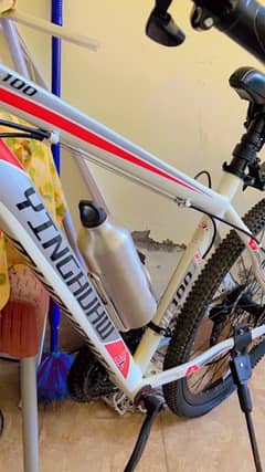 cycle for sale mountain bike lush condition 26”b