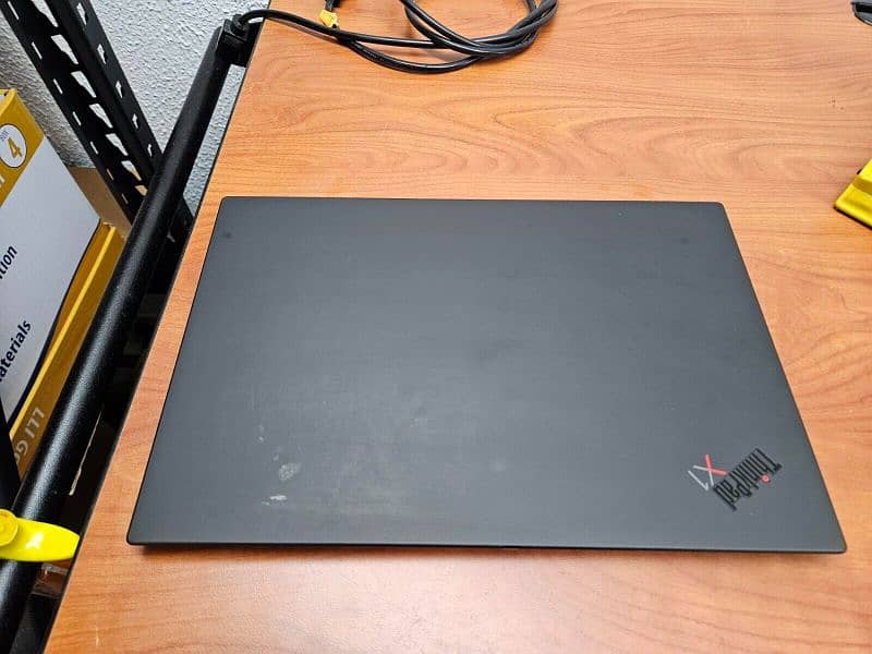 #Lenovo thinkpad x1 Carbon Ultra Slimmest / i7- 8th Gen   Quad Core 3