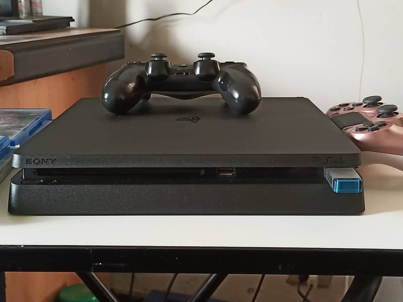 sony playstation 4 slim excellent condition 1 TB storage 3