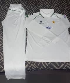 Cricket Hardball White Kit