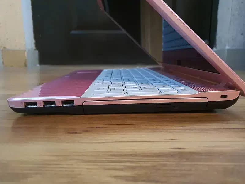 SONY VAIO VPCEH2HFX LADIES PINK COLOR NOTEBOOK IN DECEN SPECS AND PRIC 7