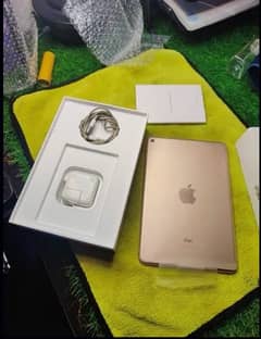 Ipad Mini 5 For Sale 10/10 Condition With Orignal Box And Charger