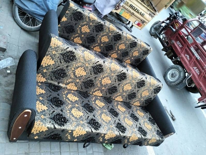 sofa come bed very good quality 5