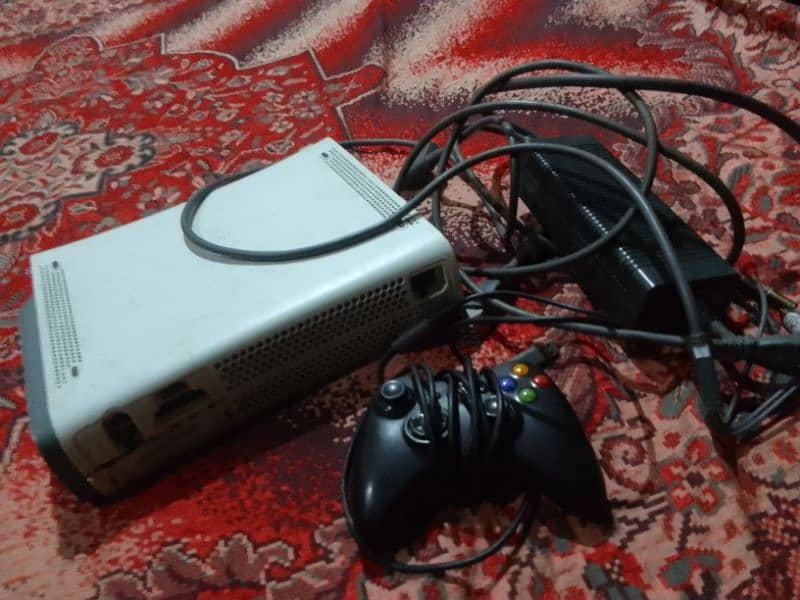 Urgent sale 60 CDs new not used aik wire controller  aur Sath Xbox 360 1