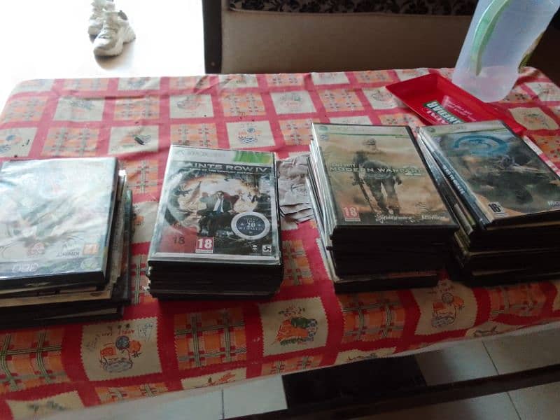 Urgent sale 60 CDs new not used aik wire controller  aur Sath Xbox 360 10