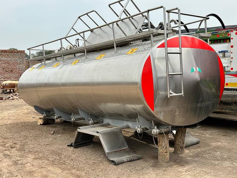 Milk tanker 11000 Liter Milk tank For Sale 0