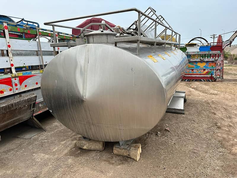 Milk tanker 11000 Liter Milk tank For Sale 4