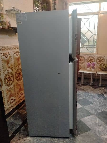 Kenwood Imported Fridge for sale available in good condition 2
