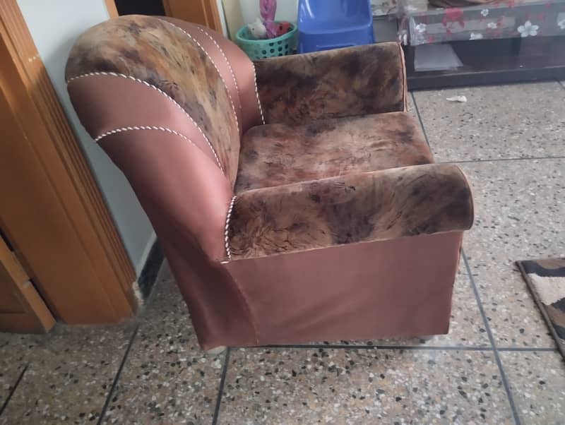 5 seater sofe for sale 8