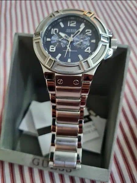 Original GUESS watch for sale in excellent condition. 2