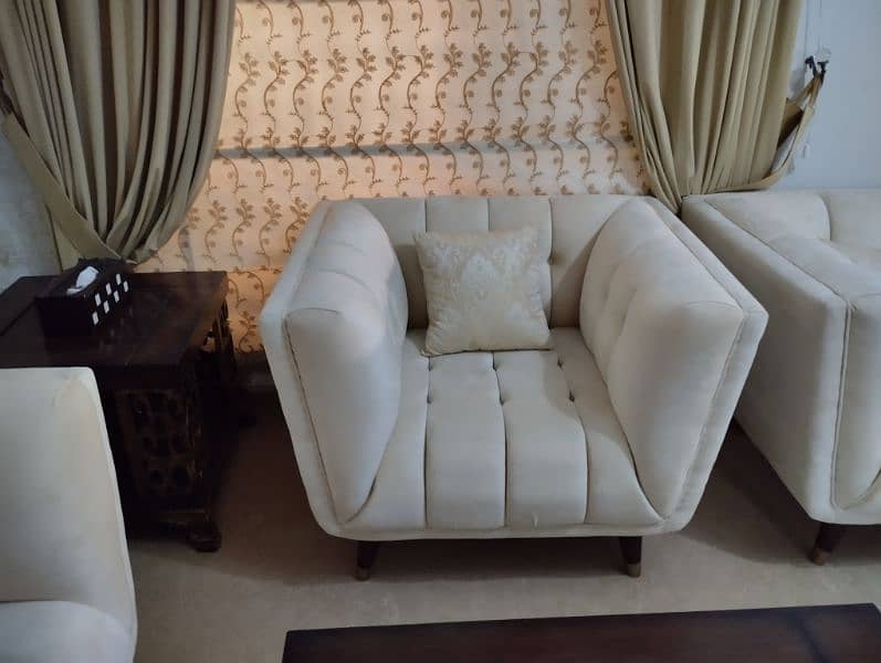 Elegant and comfortable sofa set 1