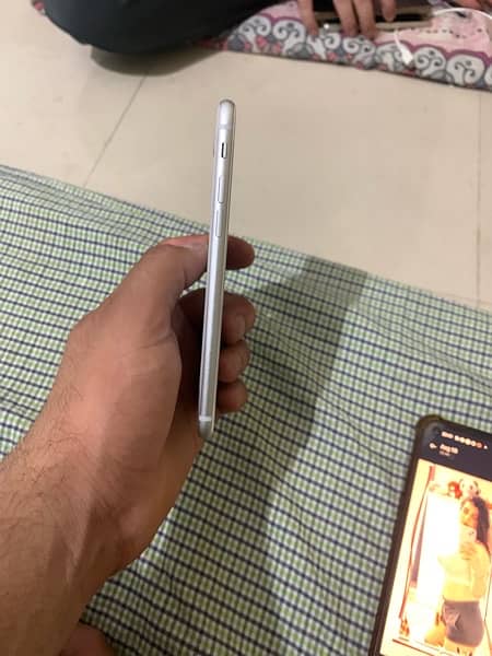 iphone 8/ 64gb /white color/PTA approved 2