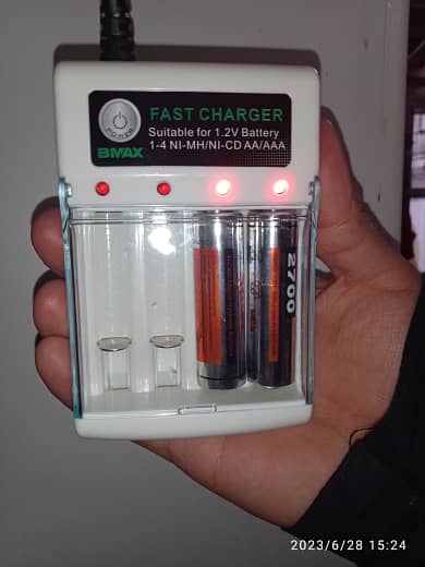 AA / AAA Battery Charger | 4 Slots 4