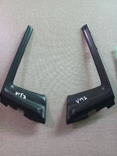Toyota Vitz , Windscreen Plastic Corners 0