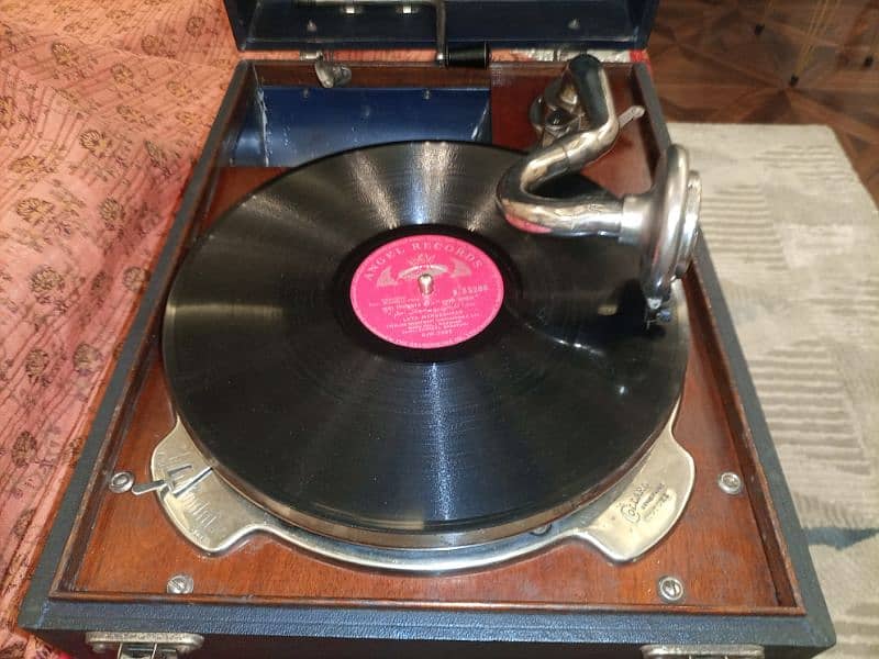 Meritone Gramophone in Full Working Condition to Play 78 RPM Records. 1