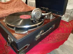 Meritone Gramophone in Full Working Condition to Play 78 RPM Records.
