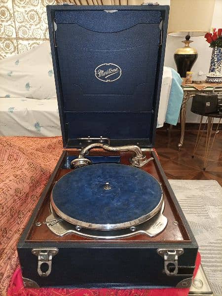 Meritone Gramophone in Full Working Condition to Play 78 RPM Records. 3
