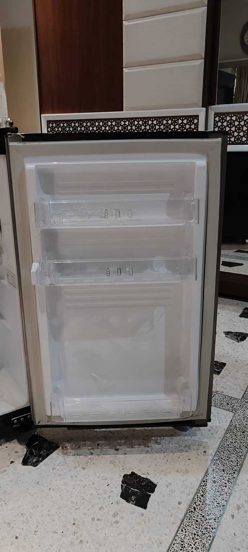 PEL Room size refrigerator 4