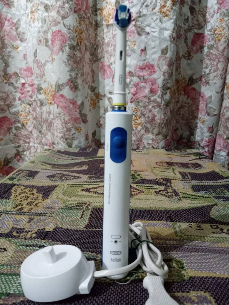 ORIGINAL ORAL B PROFESSIONAL CARE 550 RECHARGABLE ELECTRIC TOOTH BRUSH 5