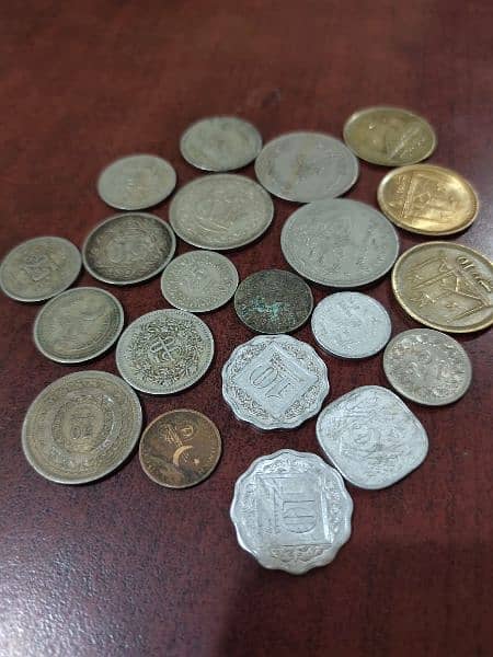 Antique Coins Pakistan and others pounds Dollar 18