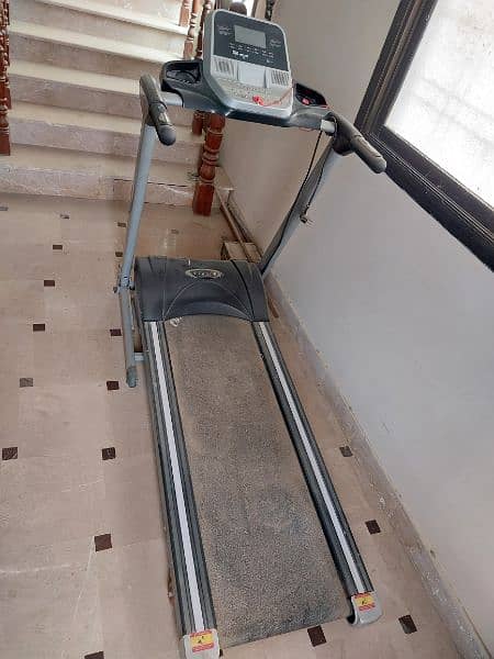 Full Size Treadmill for Gyms or Home 4