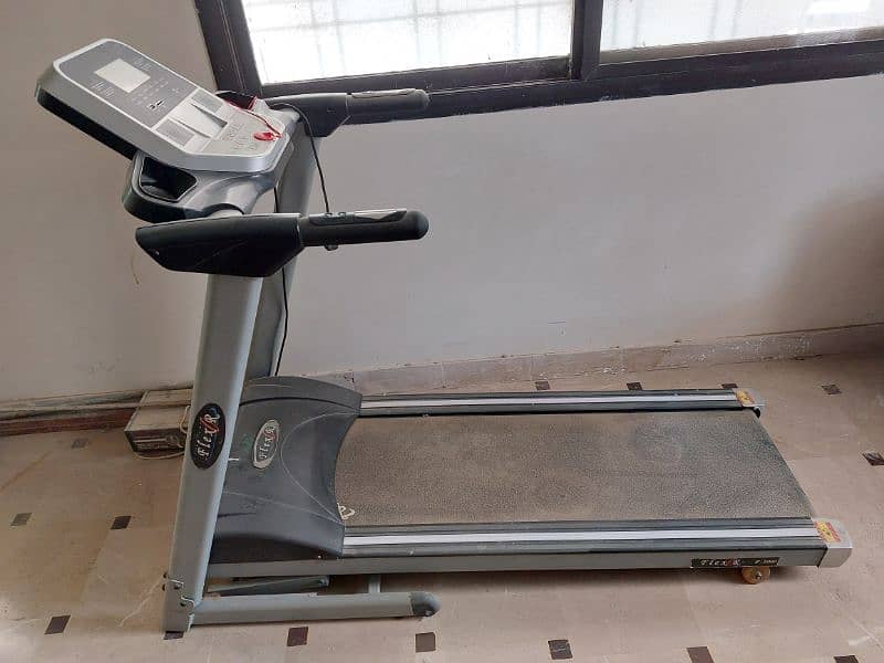 Full Size Treadmill for Gyms or Home 5