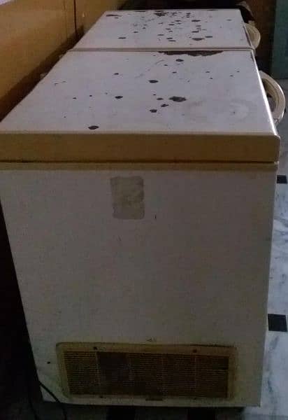 freezer(cooling very good)for sale available in baraf Khana chowk 4