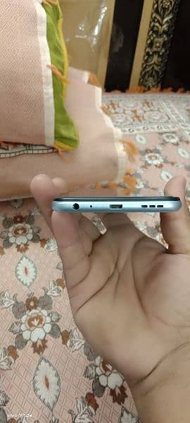 vivo y12a 3/32 with box