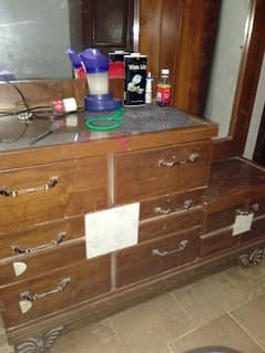 Dressing wood brown color good condition