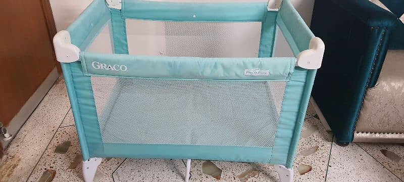 baby cot slightly defective 6