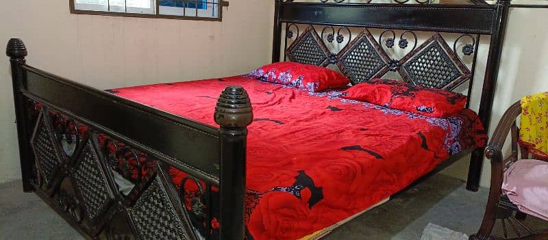 THIS IS A BED FOR 2 PERSON BED WITH 2 CHAIRS AND DARASAN TABLE 1