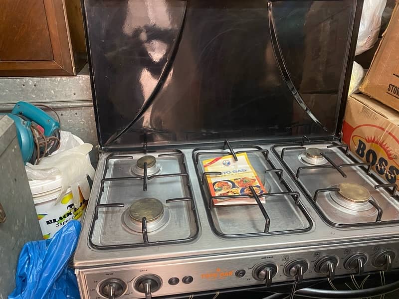 its a cooking range very slightly used 0