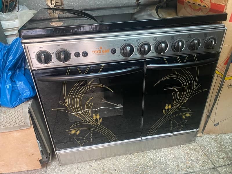 its a cooking range very slightly used 1